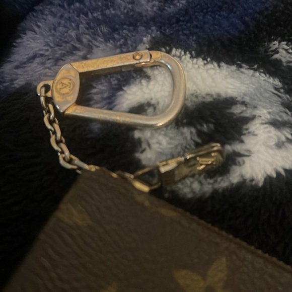 EUC vintage Louis Vuitton keychain - Picture 12 of 15